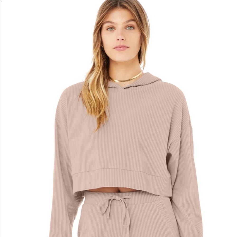 ALO YOGA Muse Crop Hoodie in Dusty Pink